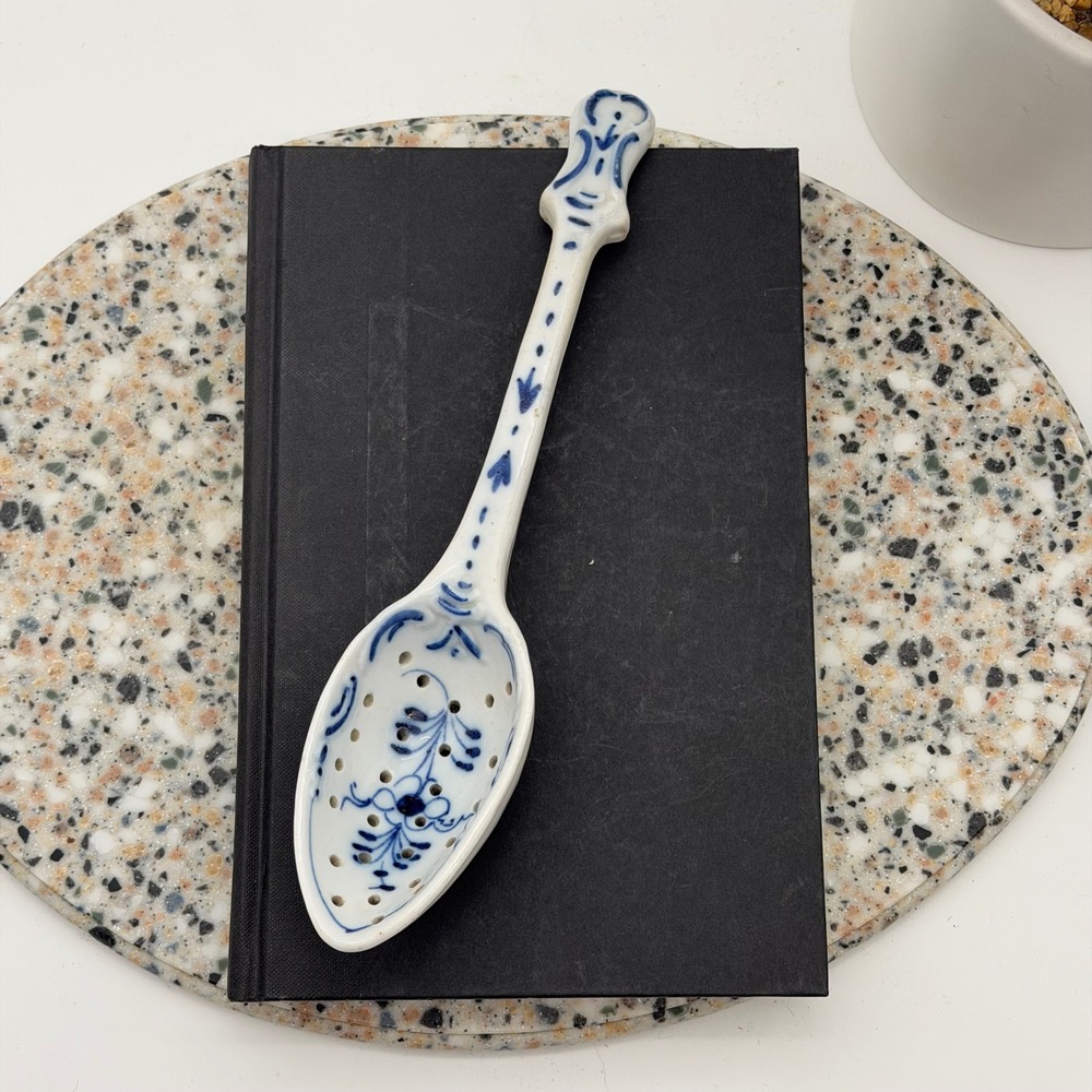 Antique Meissen Blue Onion Hand Painted Ceramic Perforated Strainer Spoon 10"